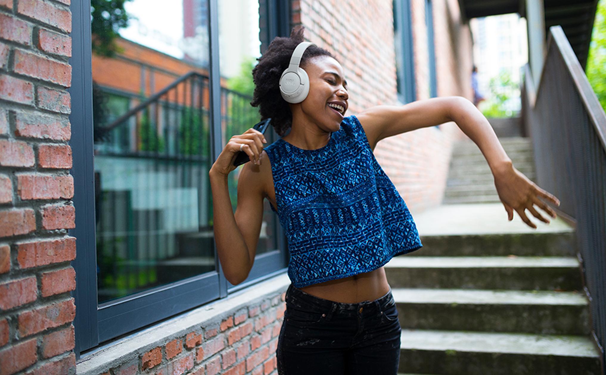 JBL Tune 770NC